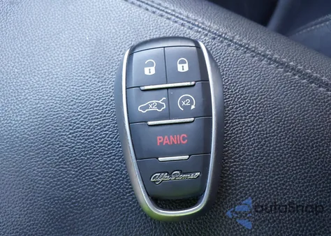 2019 Alfa Romeo Giulia Ti Awd z USA, uszkodzony, nr VIN ZARFANBN4K7608407